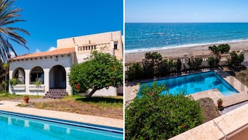 La villa del Mediterráneo con puerta a la playa: casi 2 millones de euros por 175 metros cuadrados construidos y una finca con jardín y piscina