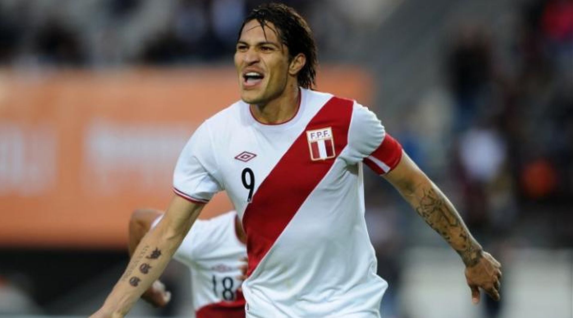 Mientras Ricardo Gareca impulsaba una renovación en la selección peruana, Paolo Guerrero fue la excepción. El técnico decidió mantenerlo como capitán y referente para liderar al nuevo grupo. (AFP)