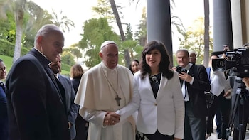 Papa Francisco con Janet Tello,
