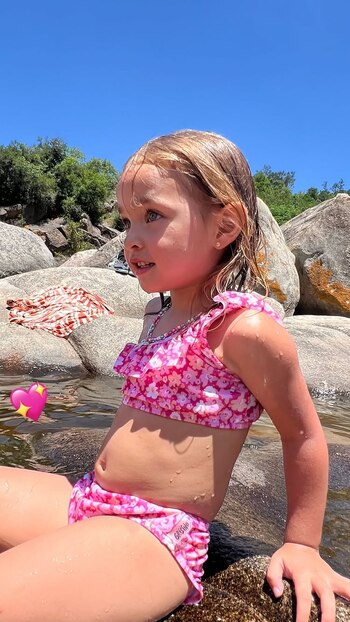 Bajo los rayos del sol,