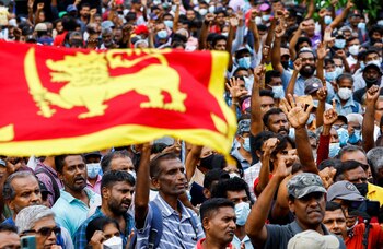 Protesters participate in an anti-government rally, amid the country's economic crisis, in Colombo, Sri Lanka, August 6, 2022. REUTERS/Kim Kyung-Hoon
