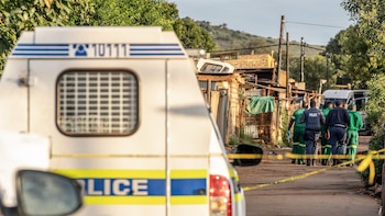 Al menos 11 muertos en un tiroteo durante una celebración en una vivienda en Sudáfrica