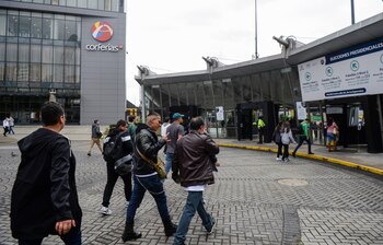 Un trío delincuente hurtó una