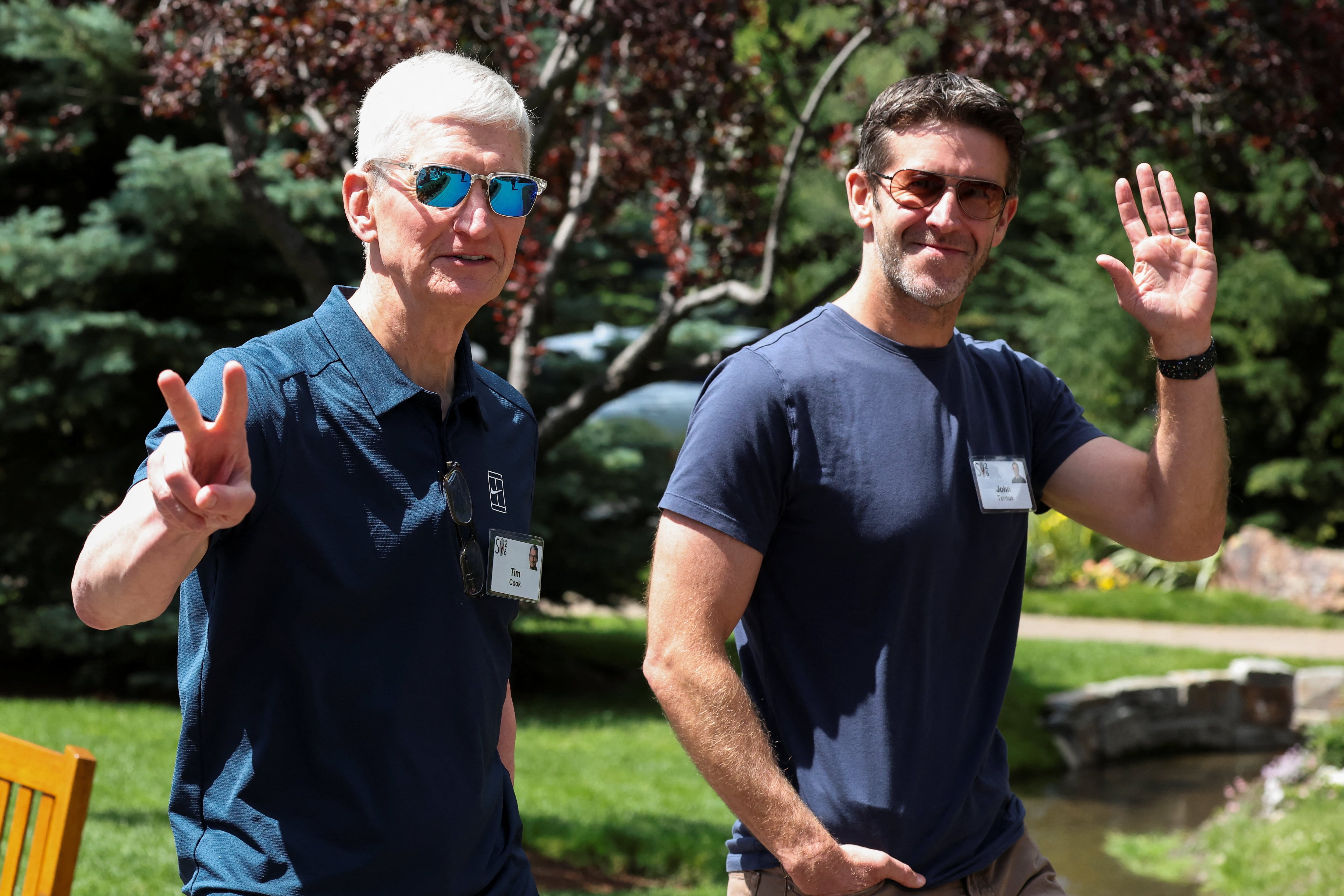 Bajo el liderazgo de Cook, Apple lanzó productos como el Apple Watch y Airpods. REUTERS/Brendan McDermid