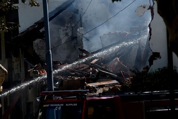 Los bomberos y policías que