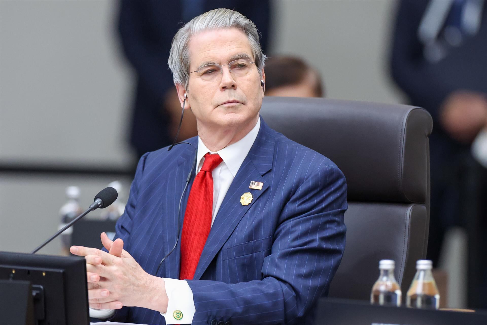 Bessent espera que China cumpla con los acuerdos sobre tierras raras o restaurará los aranceles