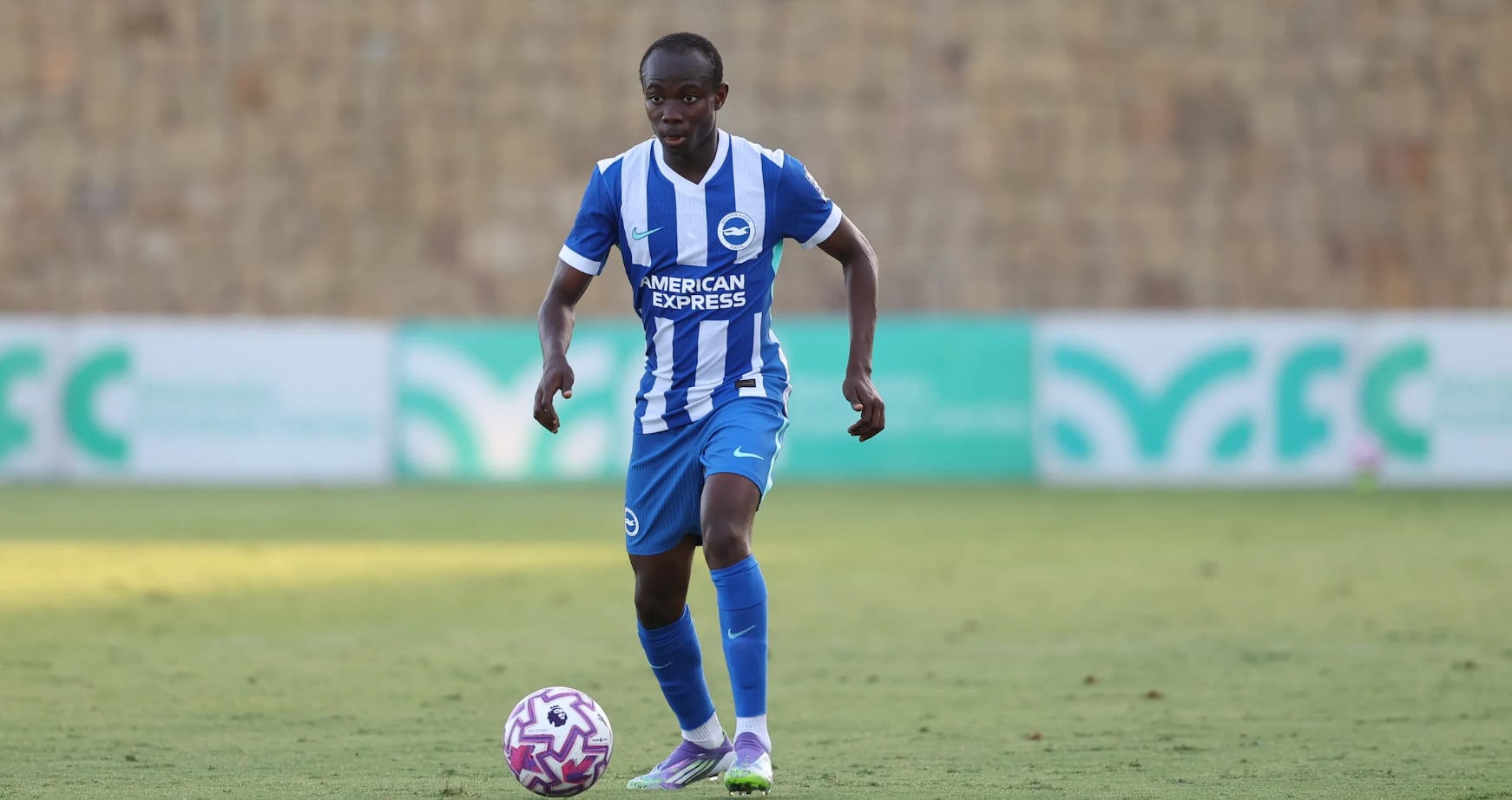 El jugador del Brighton Malick Yalcouyé (imagen de redes sociales)