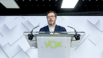 Vox descarta la abstención si Juanma Moreno roza la mayoría absoluta en Andalucía pero no la logra