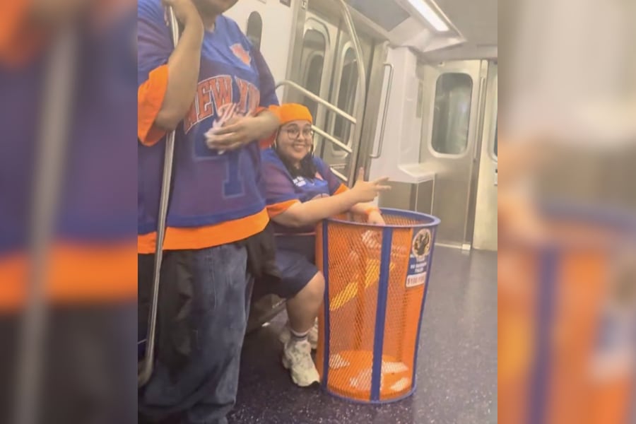 El cesto de los Knicks había sido instalado por el Departamento de Saneamiento de Nueva York para el desfile del campeonato en Manhattan (X: @DJJUANYTO).
