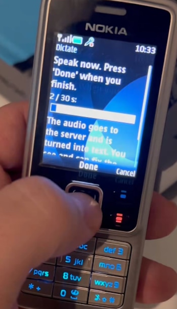 Un Nokia de hace 20 años pudo ejecutar Claude. (X)