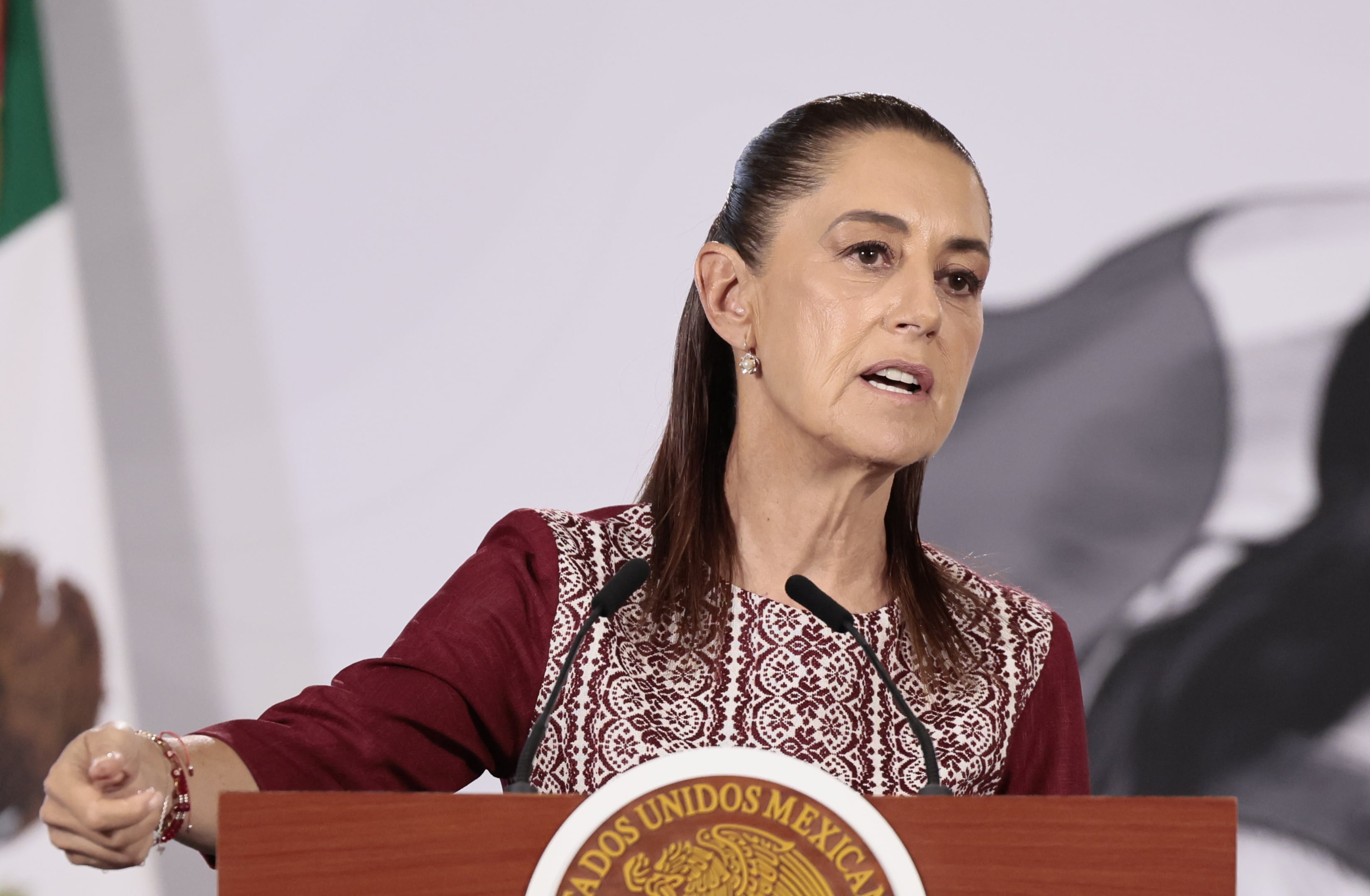 Claudia Sheinbaum anunció el envío de personal especializado en rescate y sanidad a Venezuela tras el doblete sísmico de magnitudes 7,2 y 7,5 que sacudió al país sudamericano el miércoles 24 de junio y dejó edificios colapsados en Caracas. EFE/José Méndez