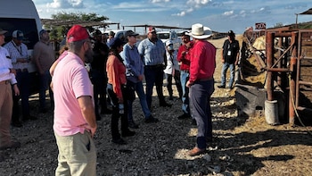Ganaderos y autoridades trabajan de