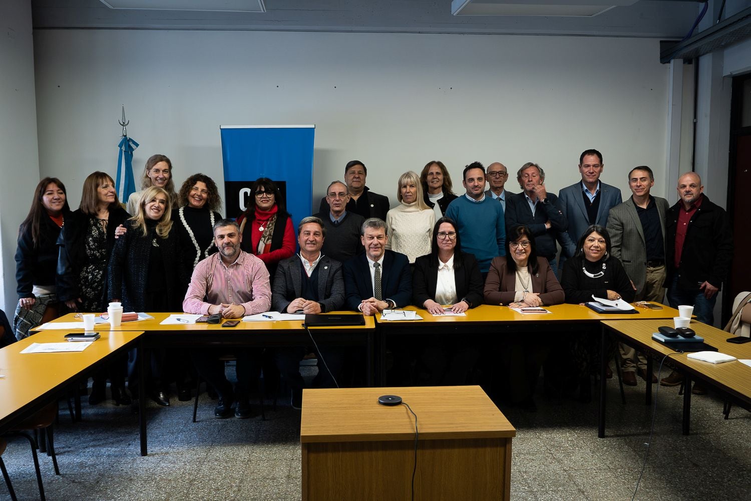Oscar Alpa (CIN) junto a los decanos de Medicina (FAFEMP)