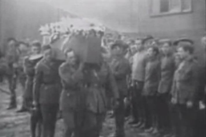 Manfred von Richthofen fue enterrado con honores por sus rivales británicos (Fuente Wikipedia)