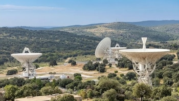 La estación española MDSCC (Madrid Deep Space Communications Complex) parte de la red de espacio profundo de la NASA es esencial para mantener comunicaciones y seguimiento en los momentos más críticos del viaje