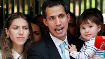 Fabiana Rosales, Juan Guaidó, y
