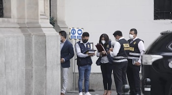 Fiscales durante allanamiento a las