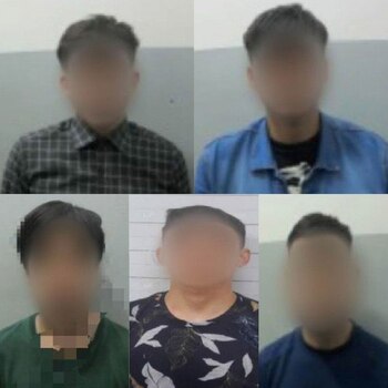 Los cinco acusados tras ser