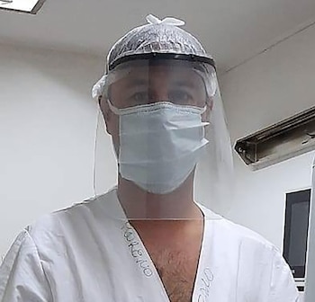 MÉDICO QUE SE FUE DE LA CASA