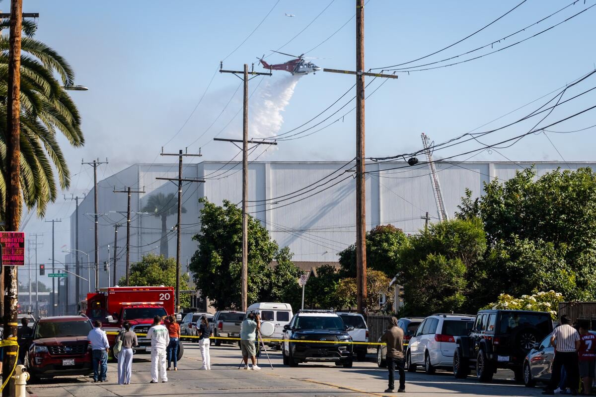 Union De Vecinos rechaza el distrito en Boyle Heights porque considera que daría a los negocios control sobre el espacio público y podría elevar los alquileres (Los Angeles Times)