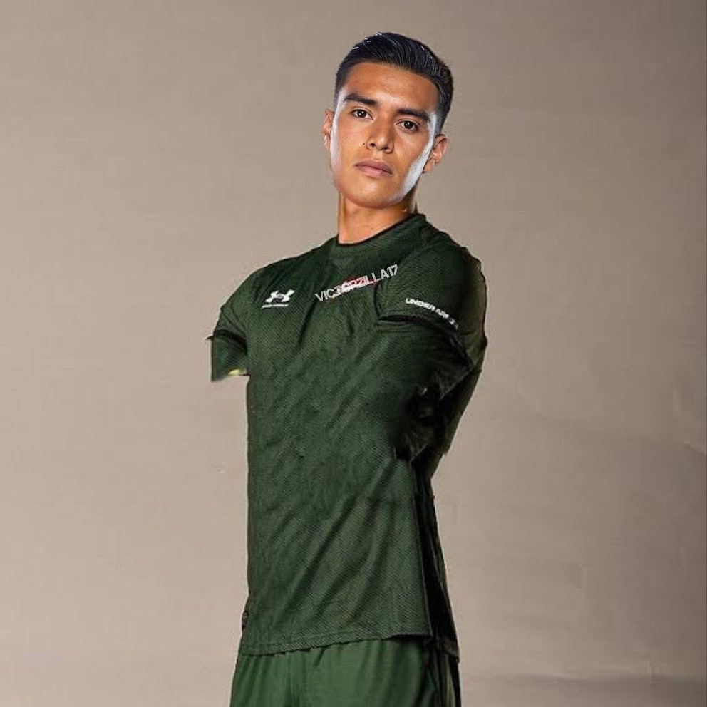 Raul Rangel in goal for Mexico
