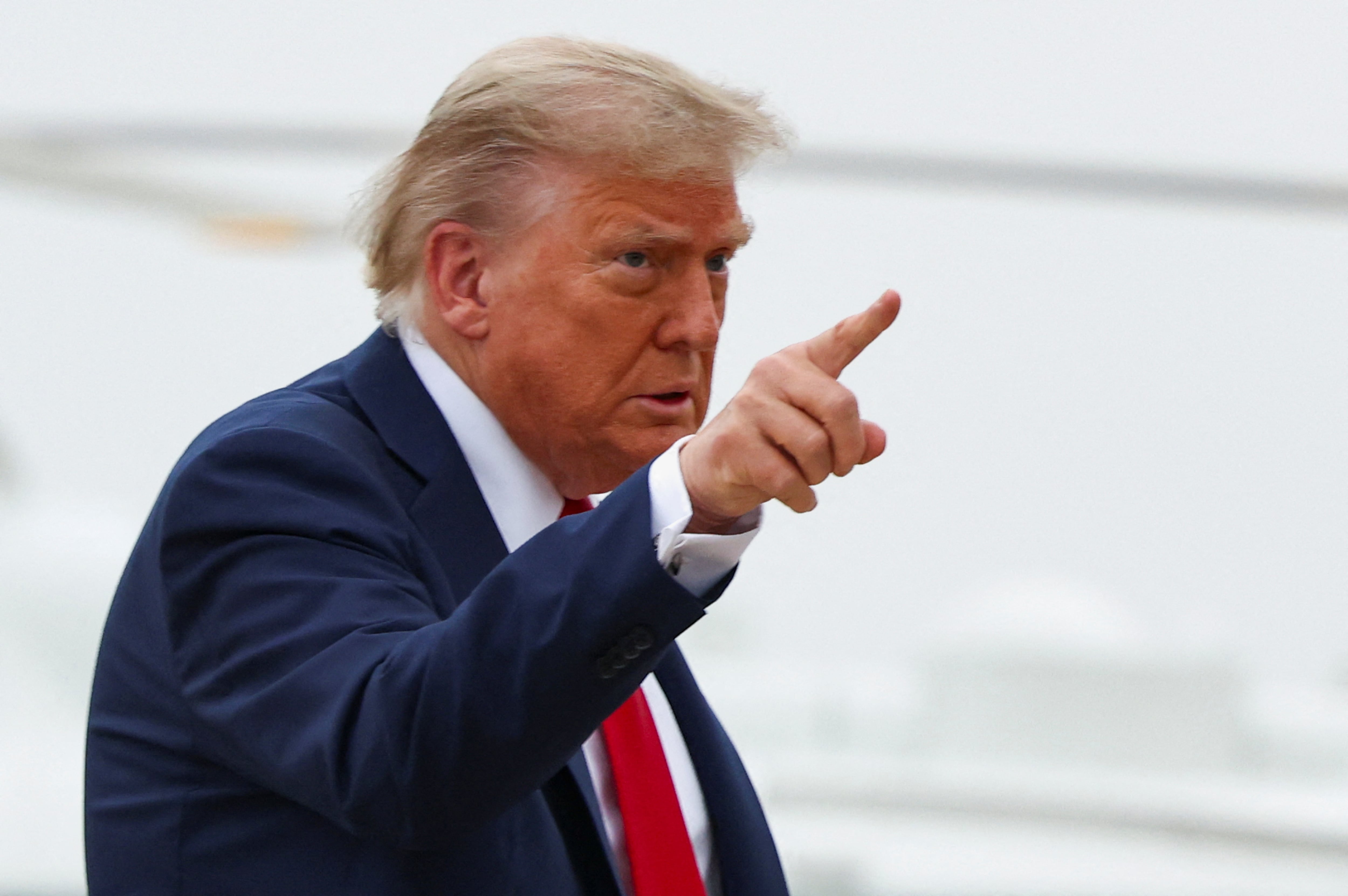 La Casa Blanca presentó la medida como una nueva escalada de la guerra comercial entre Estados Unidos y Canadá. (REUTERS/Kevin Lamarque)