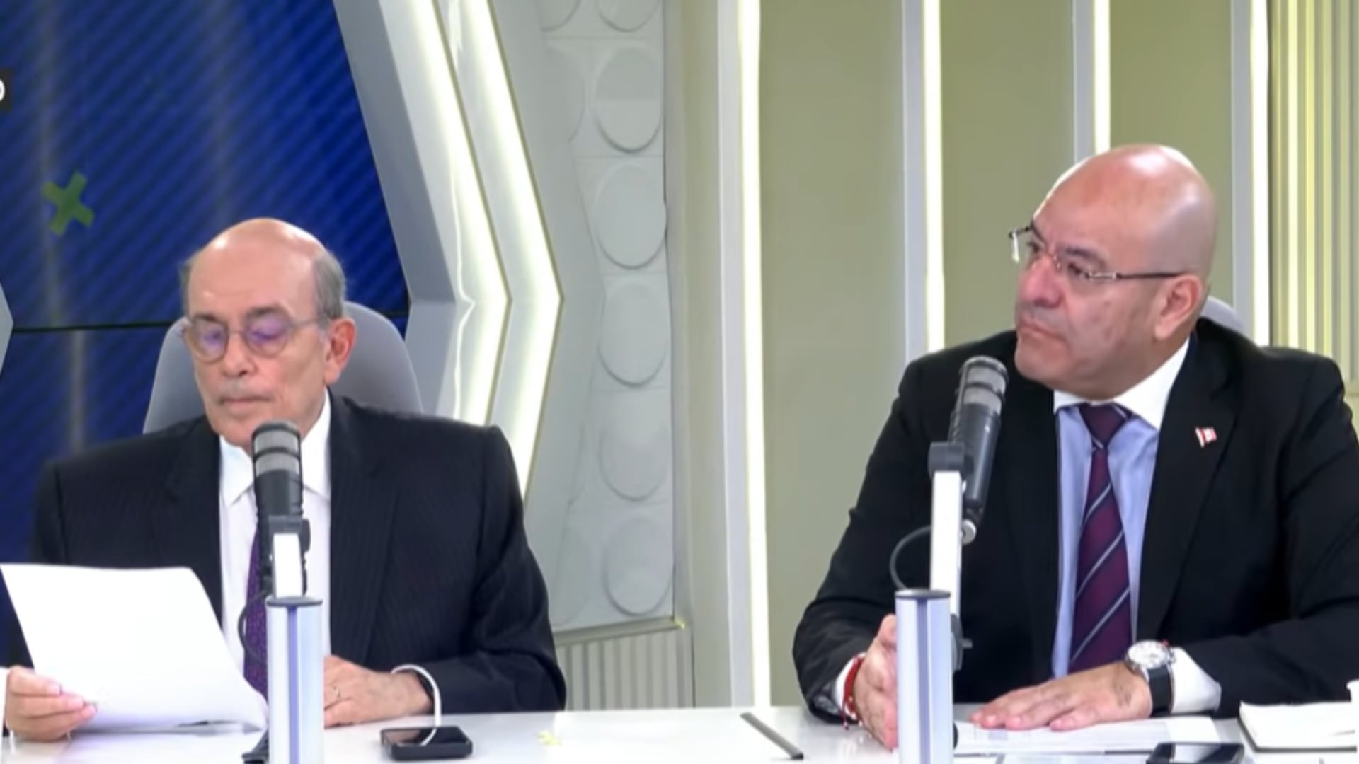 Crisis en el gabinete por compra de aviones F-16