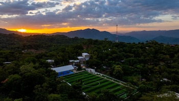 Inauguraron un centro deportivo que beneficiará a más de 5,000 habitantes en el oriente salvadoreño