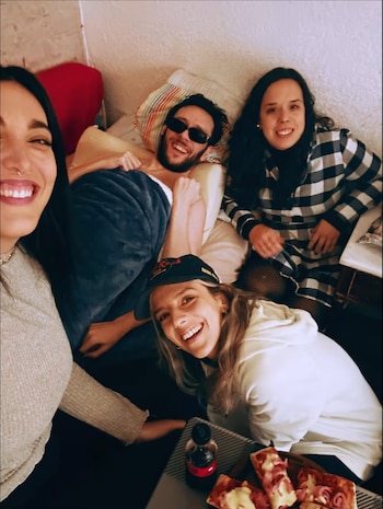 Pablo Cánepa estaba en cama, inmovilizado, hace cuatro años (Archivo familiar)