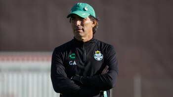 Guillermo Almada se mostró precavido