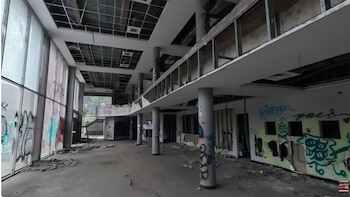 En plena zona empresarial de