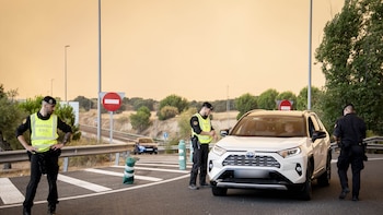 Estas son las 39 carreteras que permanecen cortadas en España por los incendios: Toledo y Ávila concentran la mayoría de los cierres