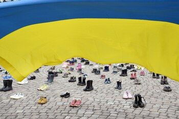 Zapatos, botas y velas se