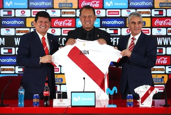 Juan Reynoso durante su presentación