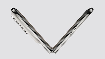 Apple indica que el iPhone Duo potencia el diseño de Liquid Glass. (Apple)