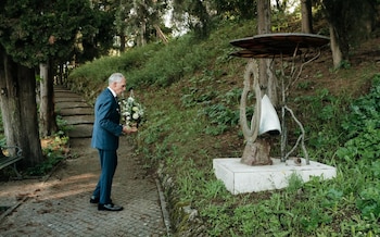 Nasry Asfura visitó los Jardines Vaticanos durante su gira oficial por Italia y rindió homenaje a la patrona de Honduras. (Fotos: Casa Presidencial)