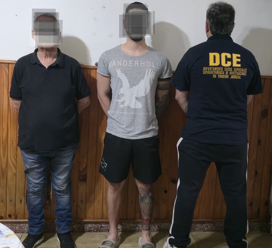 Uno de los cuatro hombres detenidos de la banda