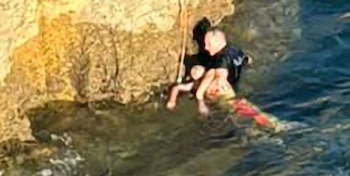 Rescate de turista en Boca do Inferno (Captura Imagen Instagram)