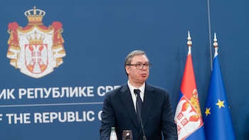 Vucic reitera que no concurrirá a elecciones presidenciales pero abre la puerta a volver a ser primer ministro