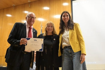 José Console formó parte del evento y recibió una distinción