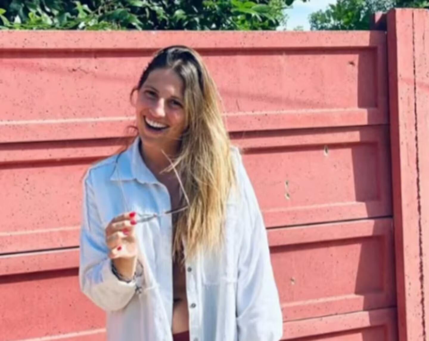 Vecinos de Luján denuncian que la acusada montó un esquema de estafas con identidades falsas y ventas fraudulentas de pasajes aéreos (Captura de video)