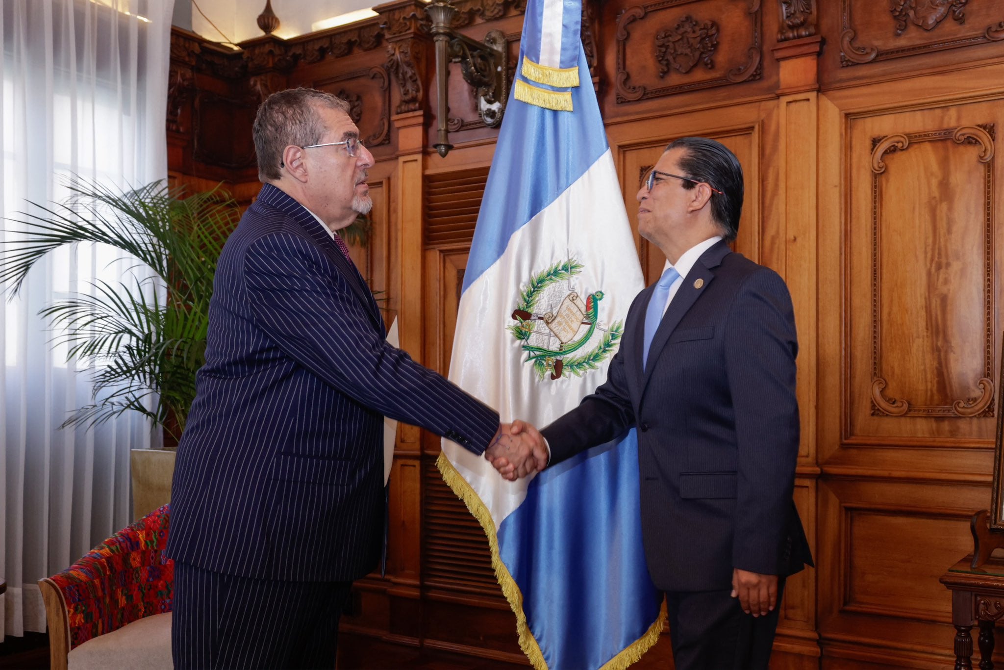 El presidente Arévalo designa a Eddy Carpio Sam al frente del Banco de Guatemala y la Junta Monetaria tras la crisis por Menkos
