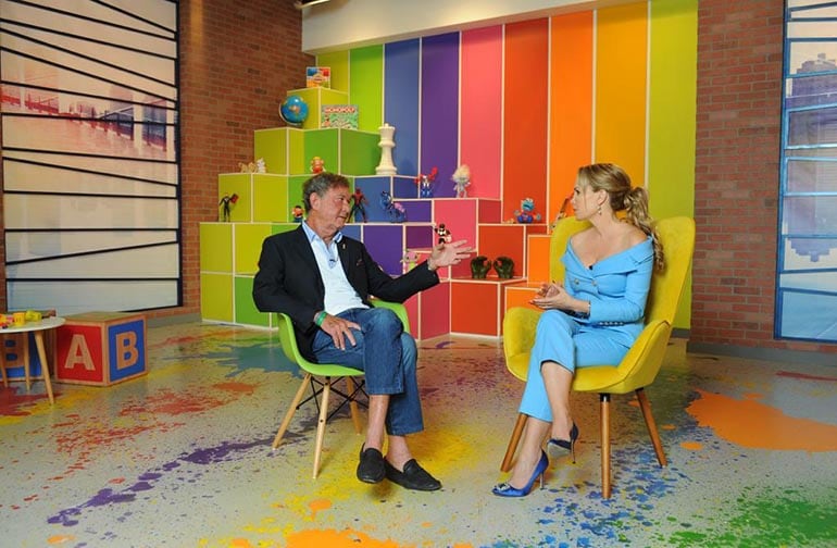 Natalia Denegri con Alan Hassenfeld en