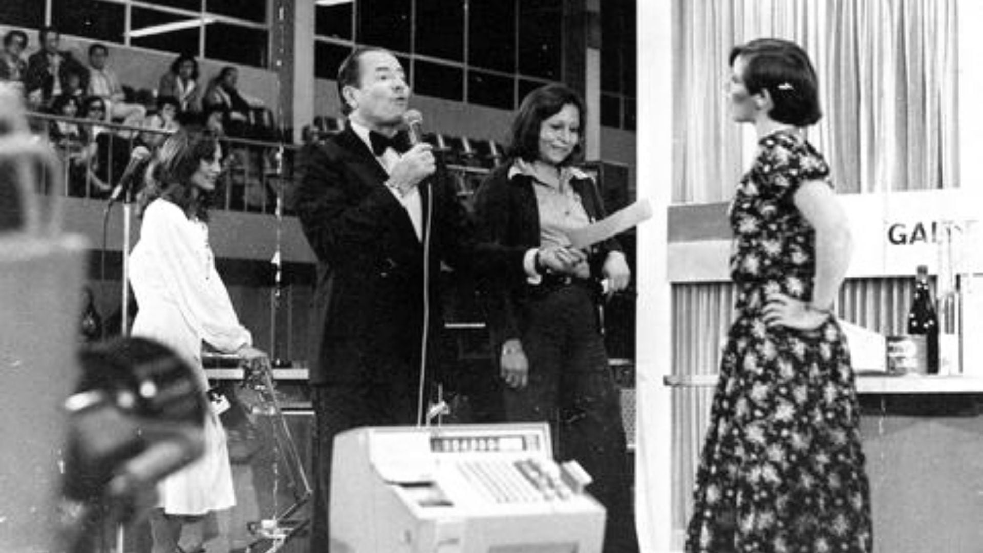 Kiko Ledgard, el boxeador que revolucionó la televisión en Perú y España, y cayó desde una terraza cuando anunciaba su regreso