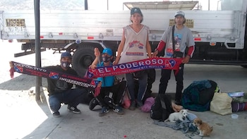 Varios de los hinchas DIM