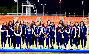 La mayor femenina tendrá actividad del 5 al 13 y el entrenador busca rival, sede y al menos 10 días de trabajo para llegar mejor al posible cruce ante Estados Unidos. (Cortesía: La Slelecta_SLV)
