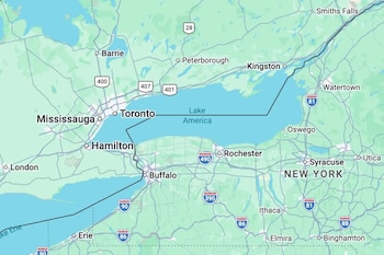 Mapa de la región de los Grandes Lagos con el texto Lake America sobre el cuerpo de agua principal entre Canadá y Estados Unidos