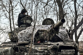 Los militares ucranianos son vistos