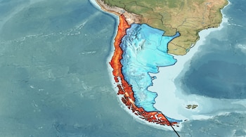 Mapa de Sudamérica que muestra Chile, Argentina, Bolivia, Perú, Paraguay, Brasil, Uruguay, océano Pacífico, océano Atlántico y las islas Malvinas.