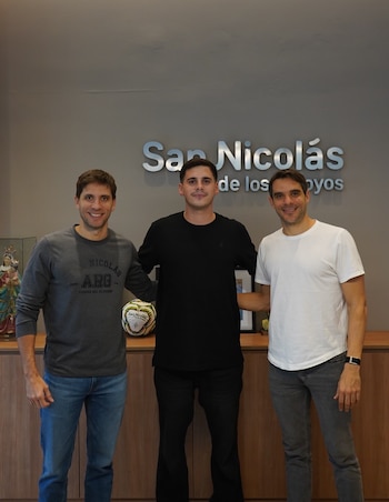 Santiago y Manuel Passaglia junto a Joaquín Eguia